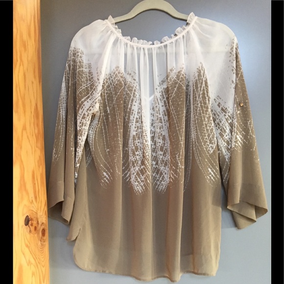 Free with purchase Kensie Feather Blouse - Picture 2 of 4